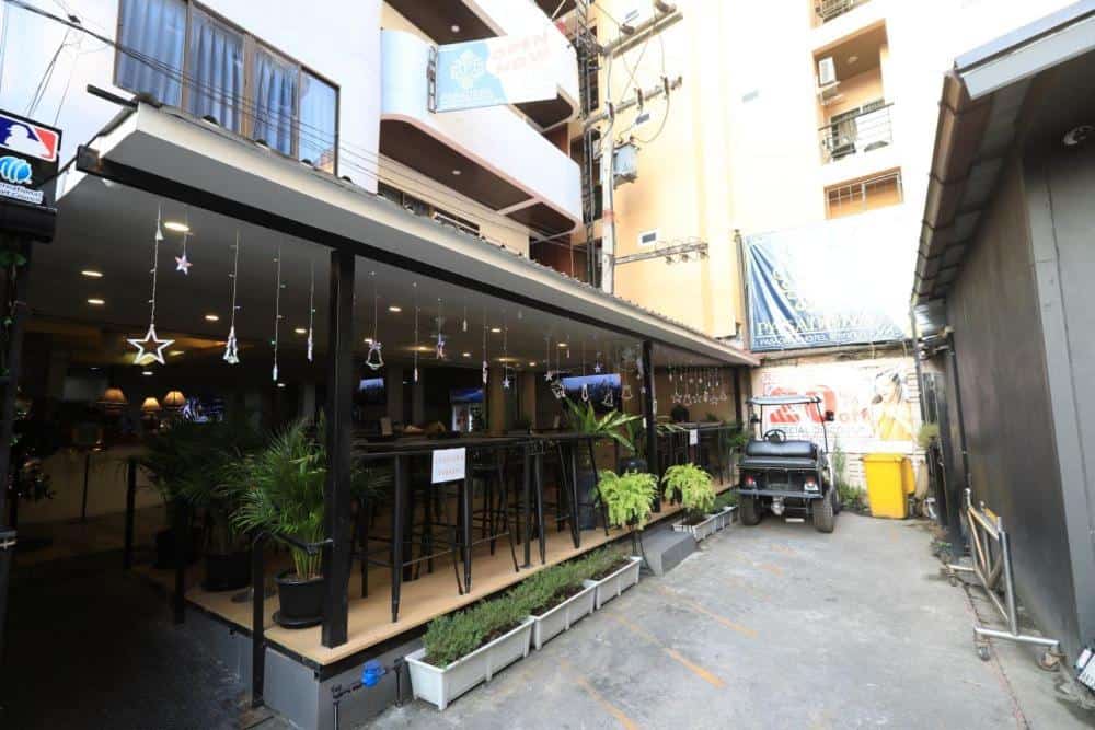 Pasadena Lodge Pattaya Review